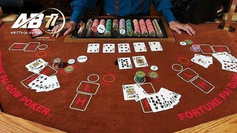 Cách chơi Pai Gow Poker có nhiều nét tương đồng với Poker truyền thống